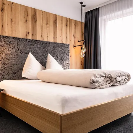 Moritz- Fine Living Nauders