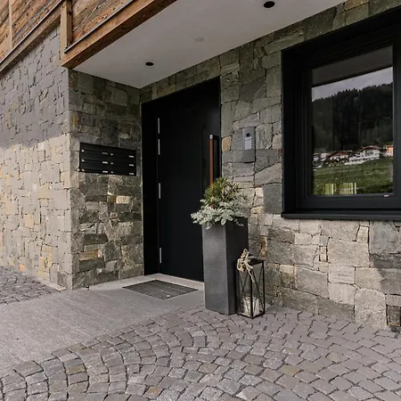 Moritz- Fine Living Nauders